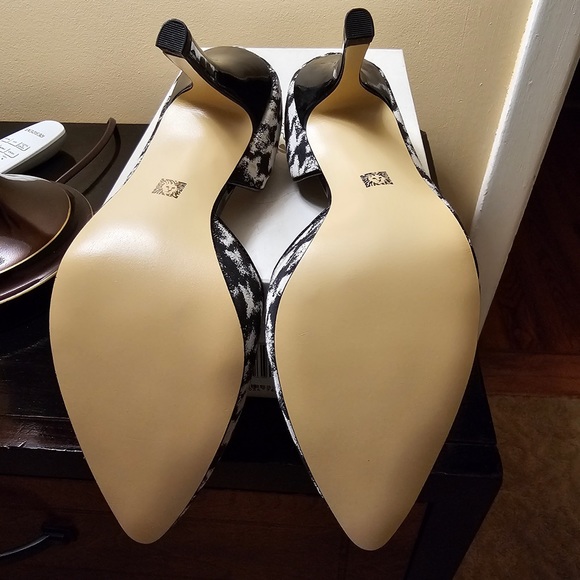 Anne Klein Houndstooth black & white heels - Picture 2 of 2